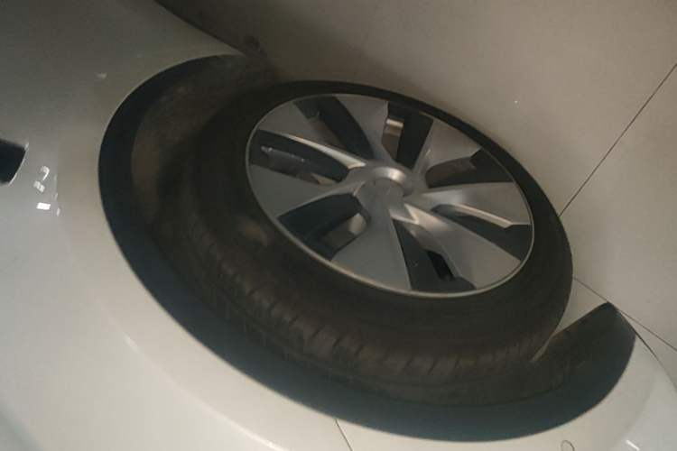 Used Tesla Model Y 2022 Revised Version Rear-Wheel Drive Left Front Wheel Hub