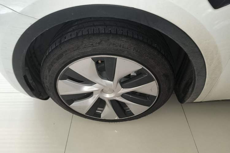 Used Tesla Model Y 2022 Revised Version Long-Range All-Wheel Drive Left Front Wheel Hub