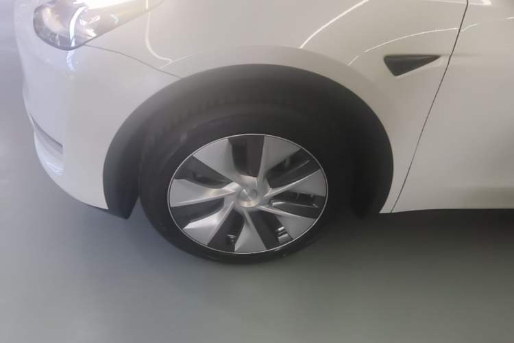 Used Tesla Model Y 2022 Revised Version Long-Range All-Wheel Drive Left Front Wheel Hub