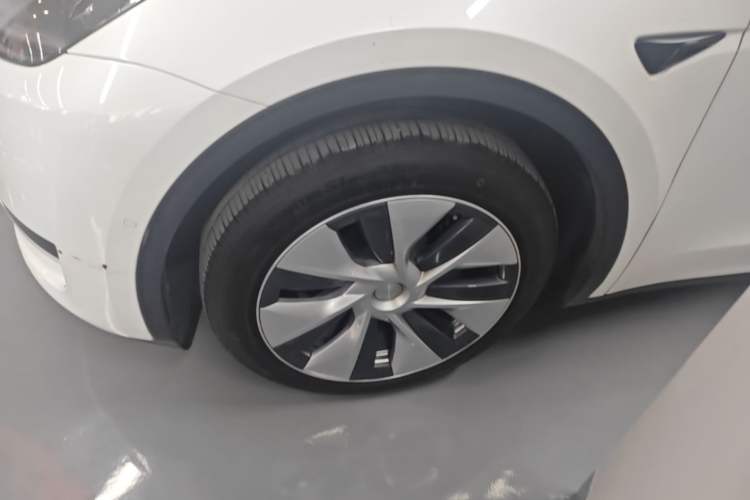 Used Tesla Model Y 2022 Rear-Wheel-Drive Version Left Front Wheel Hub