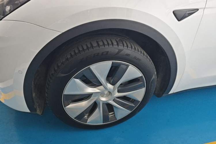 Used Tesla Model Y 2022 Revised Version Rear-Wheel Drive Left Front Wheel Hub
