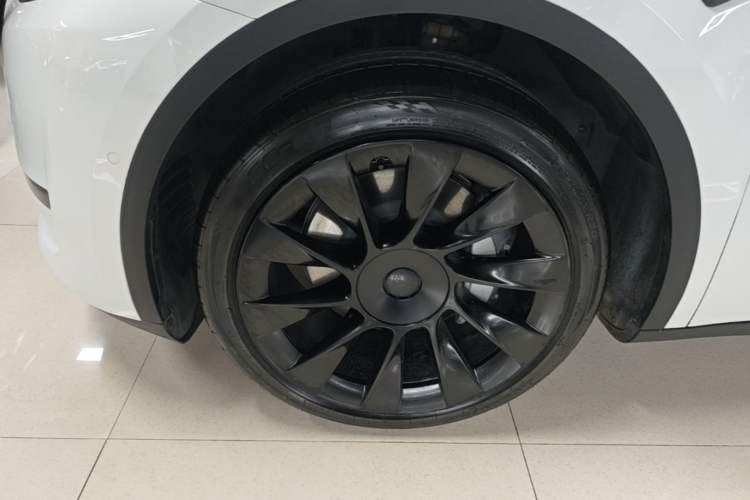 Used Tesla Model Y 2022 Revised Version Rear-Wheel Drive Left Front Wheel Hub