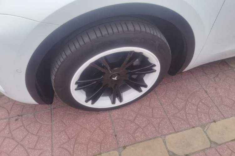 Used Tesla Model Y 2022 Revised Version Rear-Wheel Drive Left Front Wheel Hub