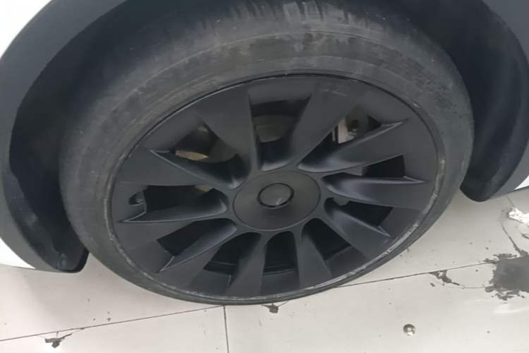 Used Tesla Model Y 2022 Revised Version Rear-Wheel Drive Left Front Wheel Hub