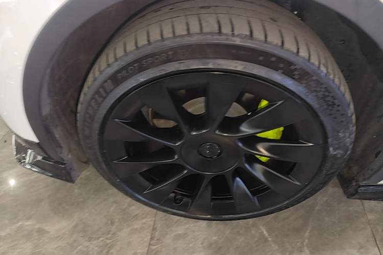 Used Tesla Model Y 2022 Revised Version Rear-Wheel Drive Left Front Wheel Hub