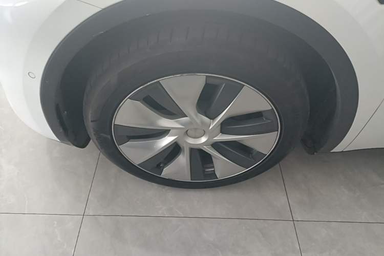 Used Tesla Model Y 2022 Revised Version Long-Range All-Wheel Drive Left Front Wheel Hub