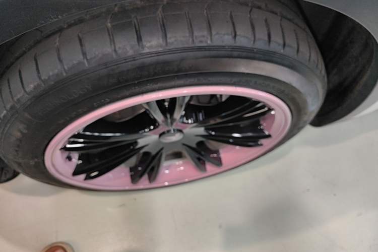 Used Tesla Model Y 2022 Rear-Wheel-Drive Version Left Front Wheel Hub