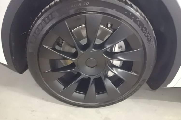 Used Tesla Model Y 2022 Revised Version Rear-Wheel Drive Left Front Wheel Hub