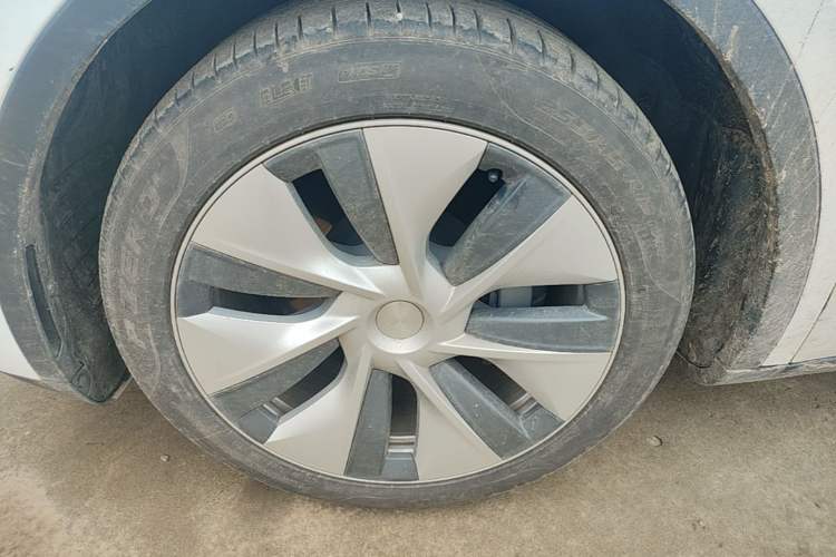 Used Tesla Model Y 2022 Revised Version Rear-Wheel Drive Left Front Wheel Hub