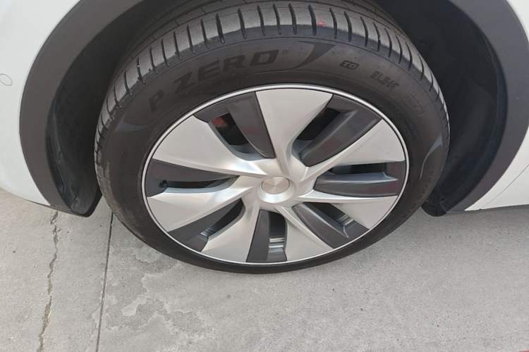 Used Tesla Model Y 2022 Revised Version Rear-Wheel Drive Left Front Wheel Hub