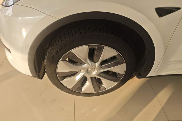 Used Tesla Model Y 2022 Revised Version Rear-Wheel Drive Left Front Wheel Hub