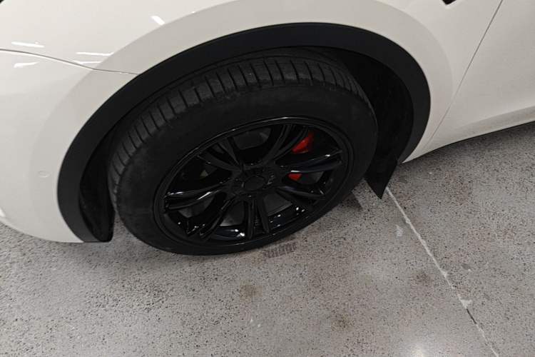 Used Tesla Model Y 2022 Revised Version Rear-Wheel Drive Left Front Wheel Hub