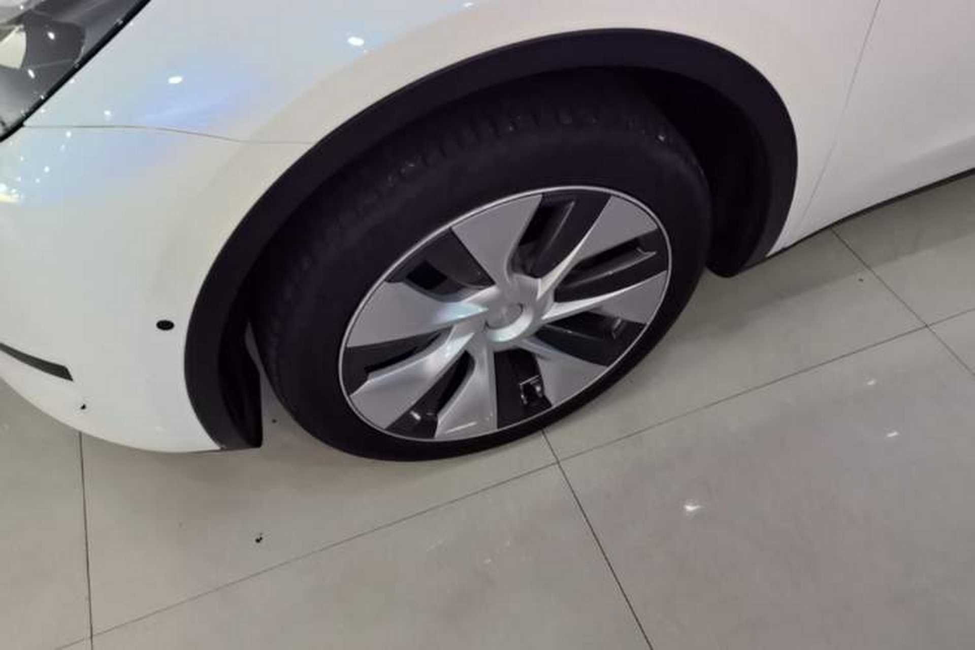 Used Tesla Model Y 2022 Revised Version Rear-Wheel Drive Left Front Wheel Hub