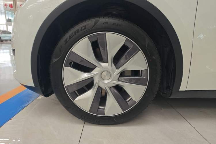 Used Tesla Model Y 2022 Revised Version Rear-Wheel Drive Left Front Wheel Hub