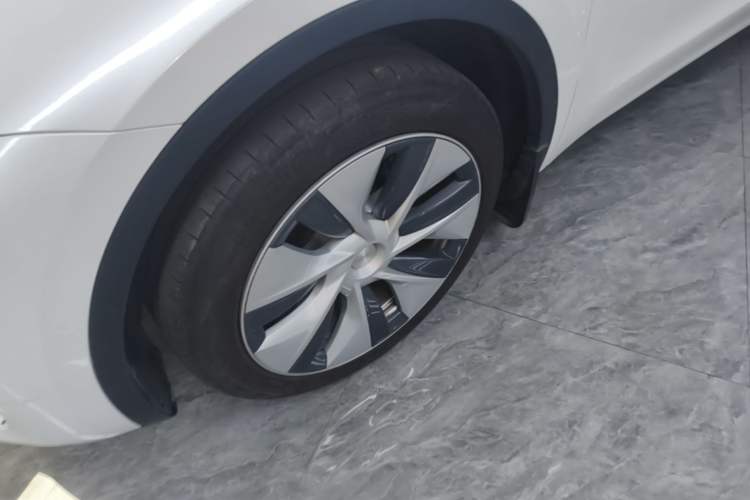 Used Tesla Model Y 2022 Revised Version Rear-Wheel Drive Left Front Wheel Hub
