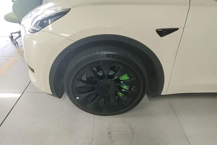 Used Tesla Model Y 2022 Revised Version Rear-Wheel Drive Left Front Wheel Hub