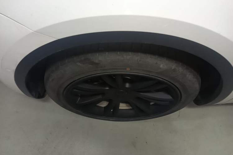 Used Tesla Model Y 2022 Rear-Wheel-Drive Version Left Front Wheel Hub