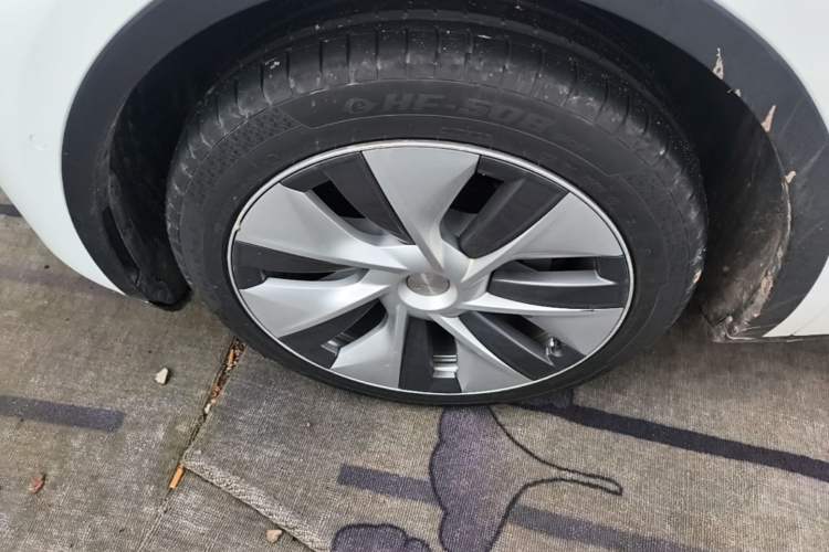 Used Tesla Model Y 2022 Rear-Wheel-Drive Version Left Front Wheel Hub