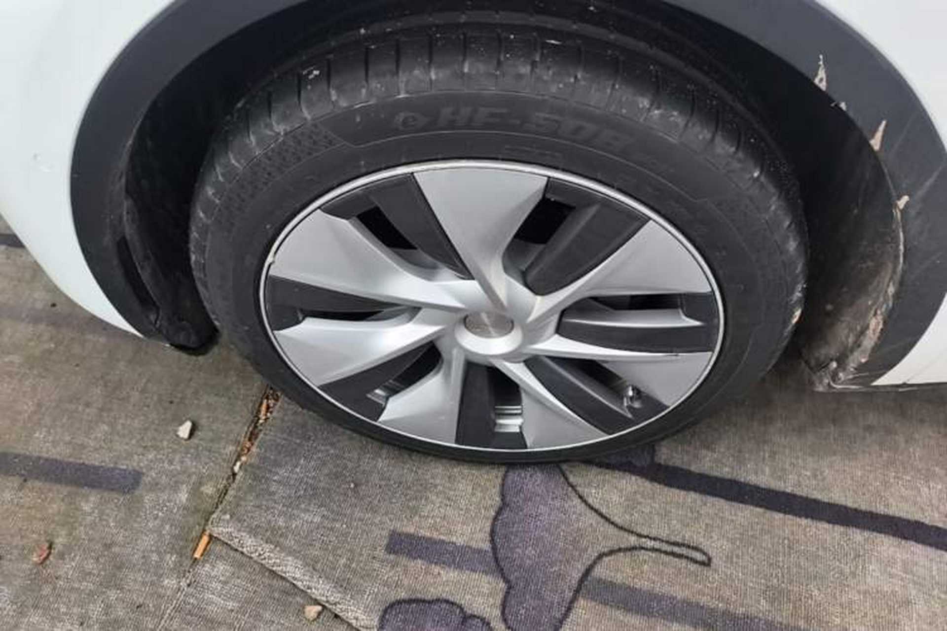 Used Tesla Model Y 2022 Rear-Wheel-Drive Version Left Front Wheel Hub