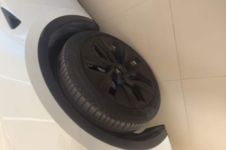 Used Tesla Model Y 2022 Revised Version Rear-Wheel Drive Left Front Wheel Hub