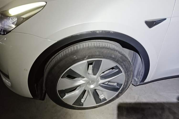 Used Tesla Model Y 2022 Revised Version Long-Range All-Wheel Drive Left Front Wheel Hub