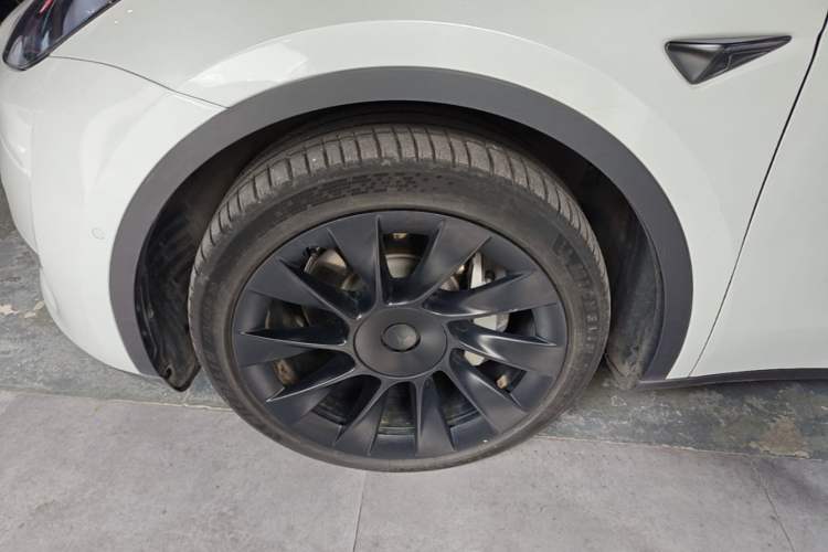 Used Tesla Model Y 2022 Revised Version Long-Range All-Wheel Drive Left Front Wheel Hub