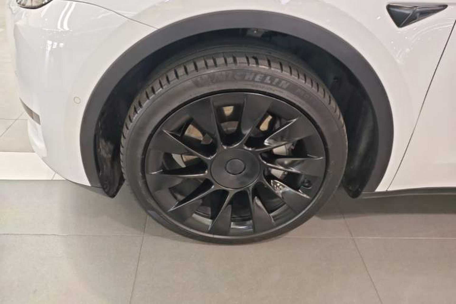 Used Tesla Model Y 2022 Revised Version Rear-Wheel Drive Left Front Wheel Hub