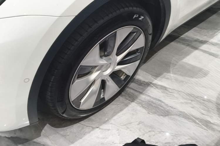 Used Tesla Model Y 2022 Revised Version Rear-Wheel Drive Left Front Wheel Hub