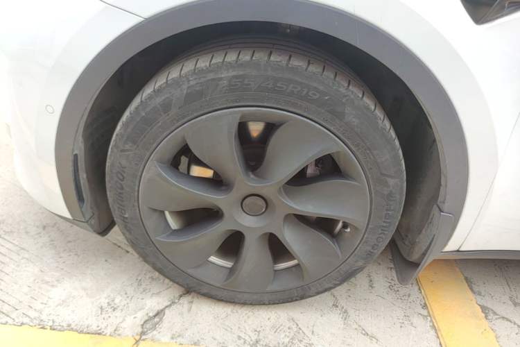 Used Tesla Model Y 2022 Revised Version Long-Range All-Wheel Drive Left Front Wheel Hub