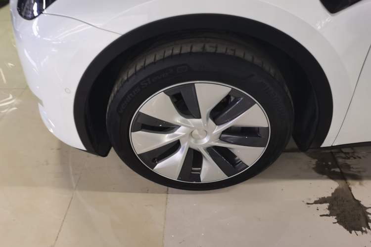 Used Tesla Model Y 2022 Revised Version Long-Range All-Wheel Drive Left Front Wheel Hub