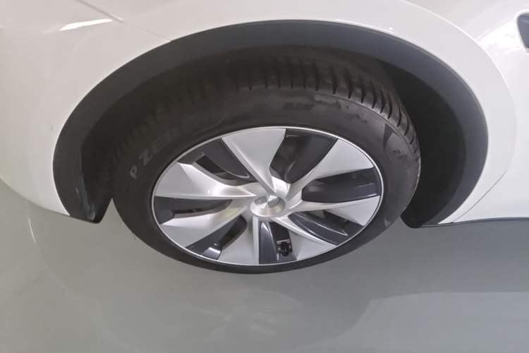 Used Tesla Model Y 2022 Rear-Wheel-Drive Version Left Front Wheel Hub