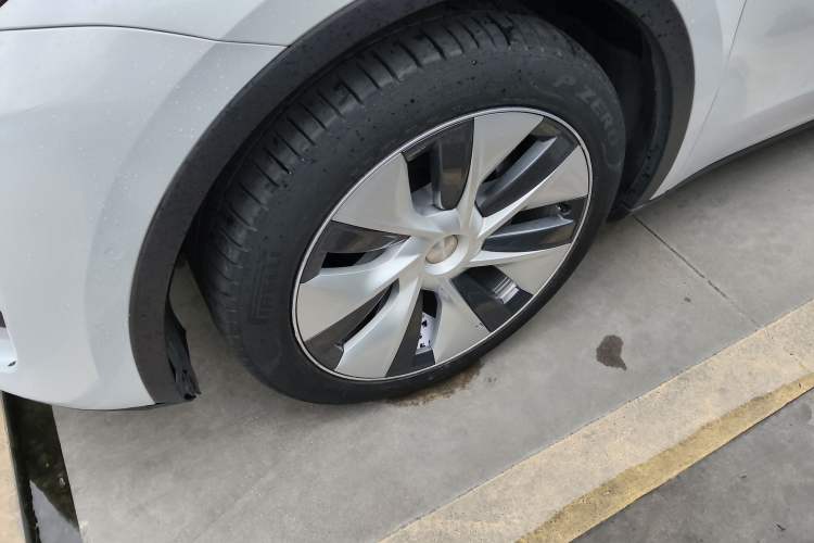 Used Tesla Model Y 2022 Revised Version Rear-Wheel Drive Left Front Wheel Hub