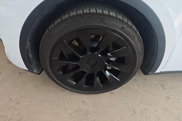 Used Tesla Model Y 2022 Revised Version Rear-Wheel Drive Left Front Wheel Hub