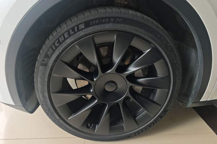 Used Tesla Model Y 2022 Rear-Wheel-Drive Version Left Front Wheel Hub