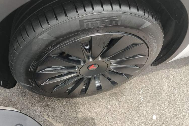 Used Tesla Model Y 2022 Revised Version Rear-Wheel Drive Left Front Wheel Hub
