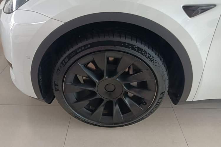 Used Tesla Model Y 2022 Revised Version Rear-Wheel Drive Left Front Wheel Hub