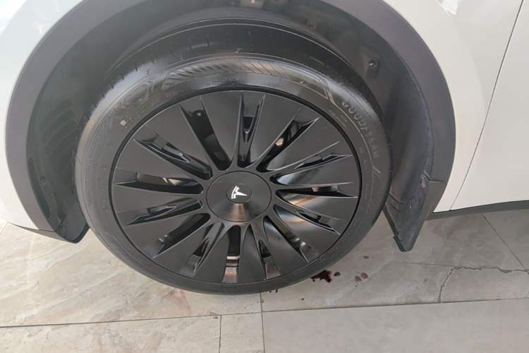 Used Tesla Model Y 2022 Revised Version Rear-Wheel Drive Left Front Wheel Hub