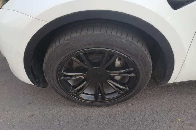 Used Tesla Model Y 2022 Revised Version Rear-Wheel Drive Left Front Wheel Hub