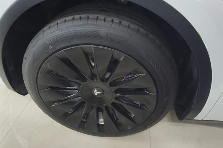 Used Tesla Model Y 2022 Revised Version Rear-Wheel Drive Left Front Wheel Hub