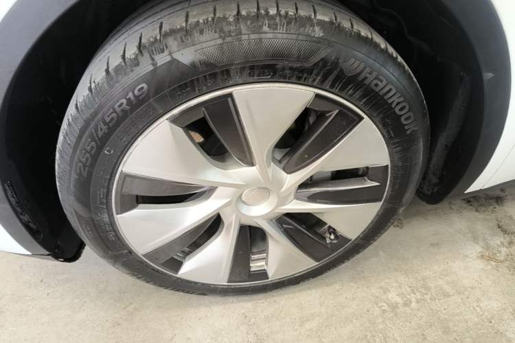 Used Tesla Model Y 2022 Revised Version Rear-Wheel Drive Left Front Wheel Hub