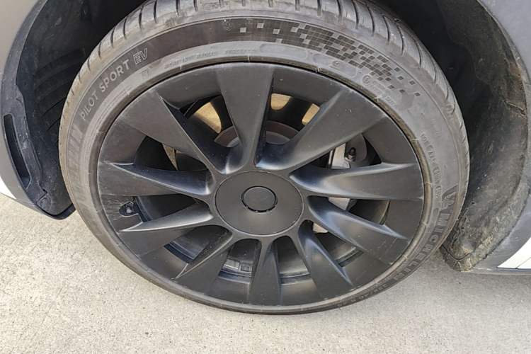 Used Tesla Model Y 2022 Revised Version Rear-Wheel Drive Left Front Wheel Hub