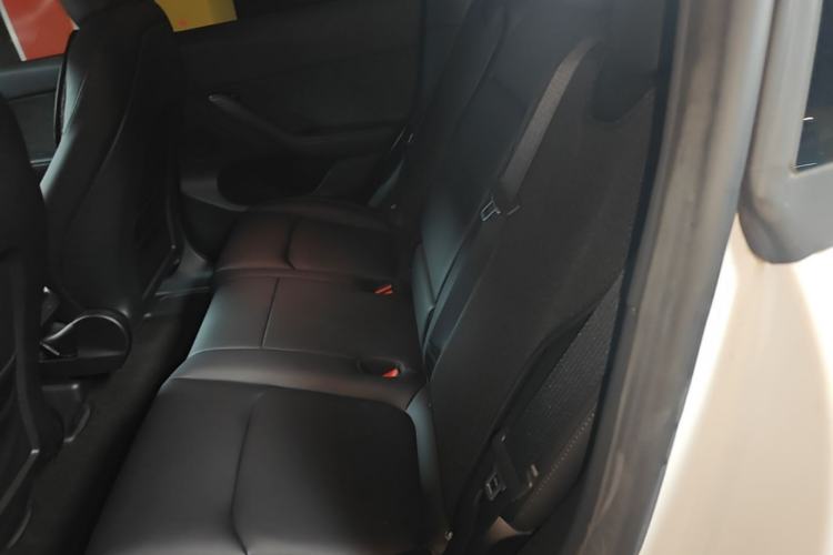 Used Tesla Model Y 2022 Revised Version Long-Range All-Wheel Drive Left Rear Seat