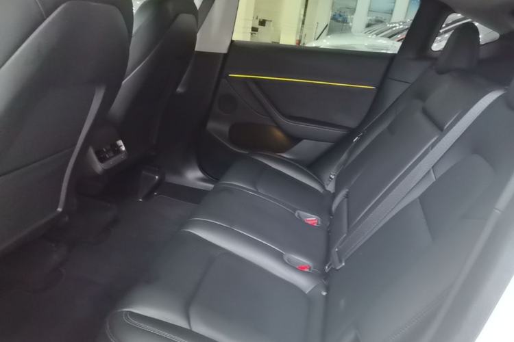 Used Tesla Model Y 2022 Performance High-Performance All-Wheel-Drive Version Left Rear Seat