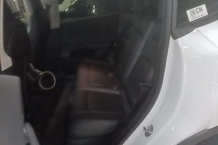 Used Tesla Model Y 2022 Performance High-Performance All-Wheel-Drive Version Left Rear Seat