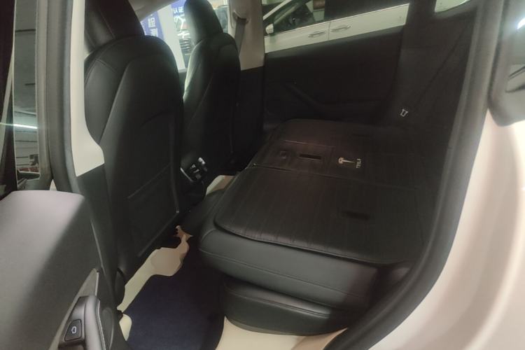 Used Tesla Model Y 2022 Rear-Wheel-Drive Version Left Rear Seat