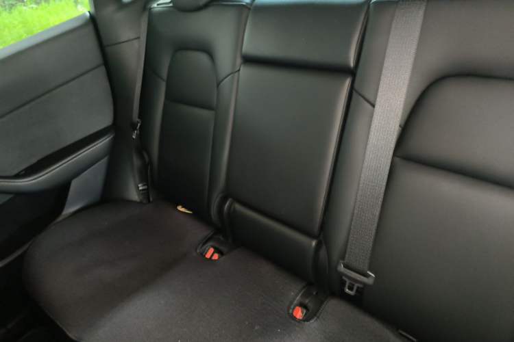 Used Tesla Model Y 2022 Rear-Wheel-Drive Version Left Rear Seat