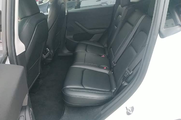 Used Tesla Model Y 2022 Revised Version Long-Range All-Wheel Drive Left Rear Seat