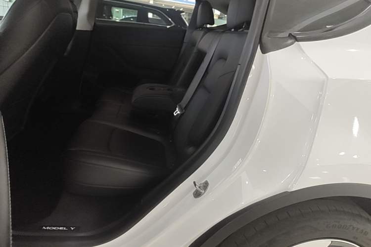 Used Tesla Model Y 2022 Revised Version Rear-Wheel Drive Left Rear Seat