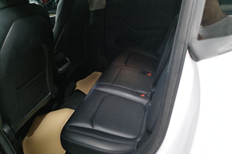 Used Tesla Model Y 2022 Rear-Wheel-Drive Version Left Rear Seat