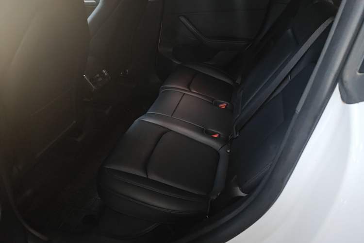 Used Tesla Model Y 2022 Revised Version Rear-Wheel Drive Left Rear Seat